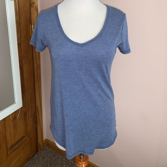 Blue Perfect Tee v-neck from SO - Picture 1 of 3
